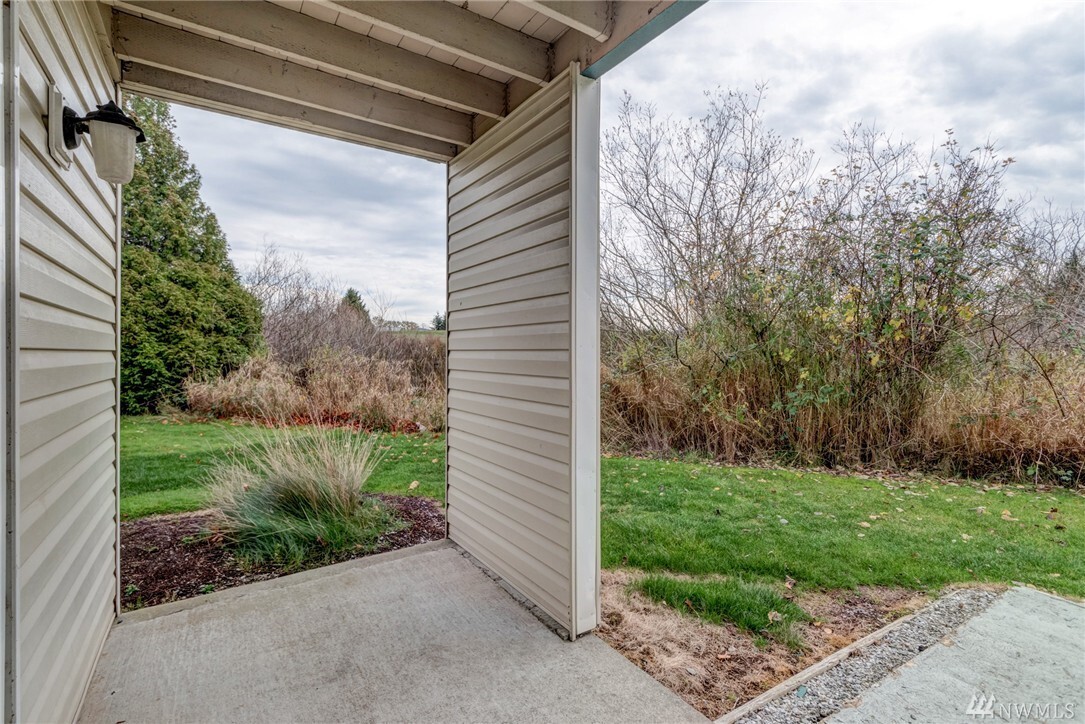 Property Photo: 621 Horton Wy 109 WA 98226