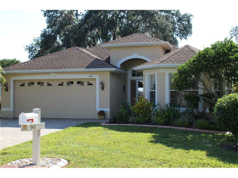 Property Photo: 9411 Sarazen Place FL 34221