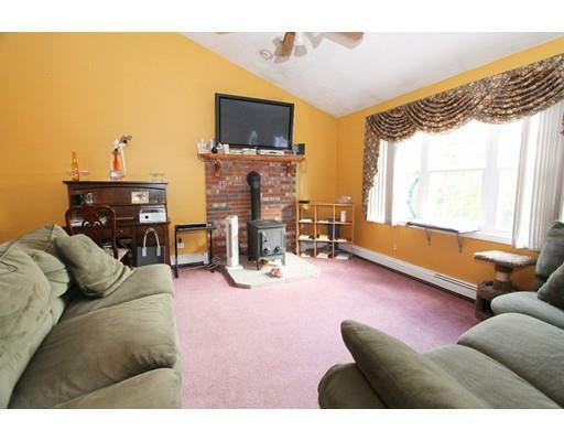Property Photo: 3 Ansonia Rd MA 01605