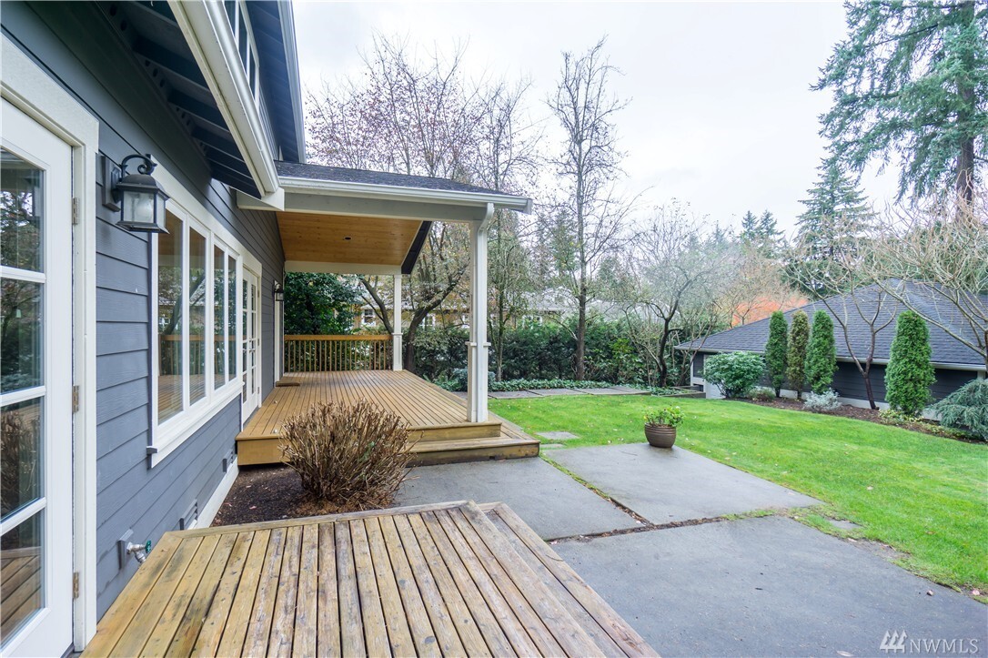 Property Photo: 2212 104th Place SE WA 98004