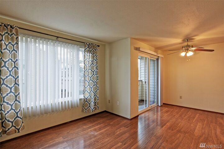 Property Photo:  20301 19th Ave NE 812  WA 98155 