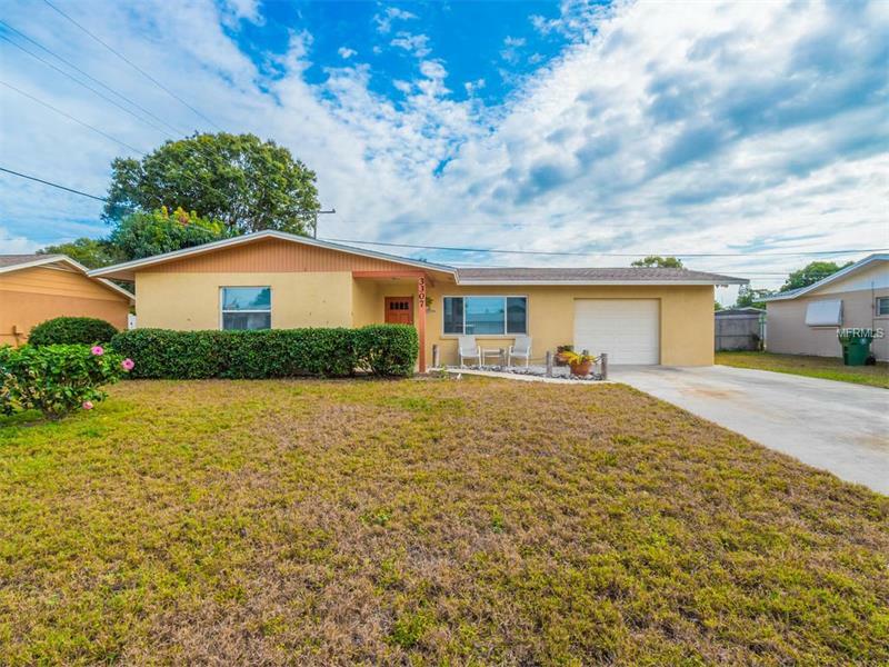 Property Photo:  3307 Oxford Drive W  FL 34205 