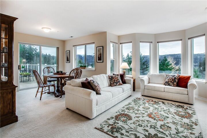 Property Photo:  4163 Providence Point Dr SE 2552  WA 98029 