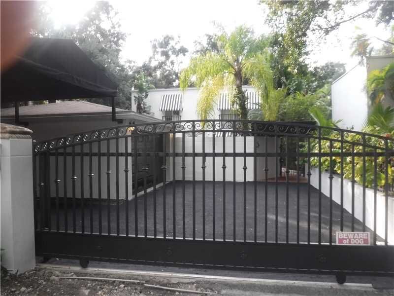 Property Photo:  2850 SW 22nd Ave  FL 33133 