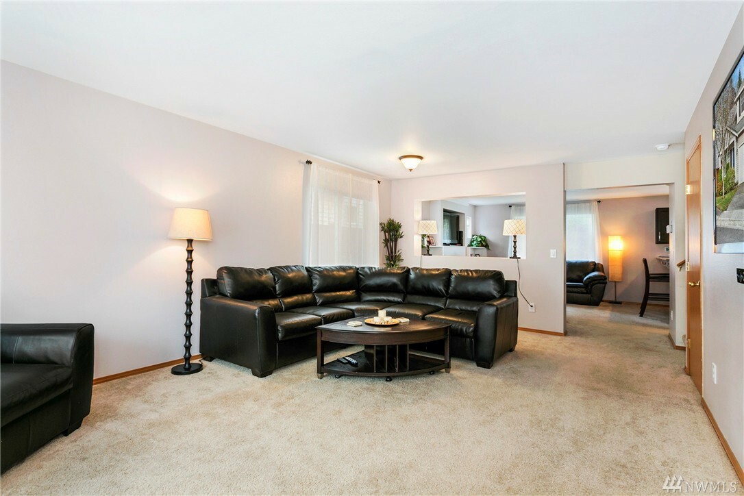 Property Photo: 4905 147th Place SE WA 98208