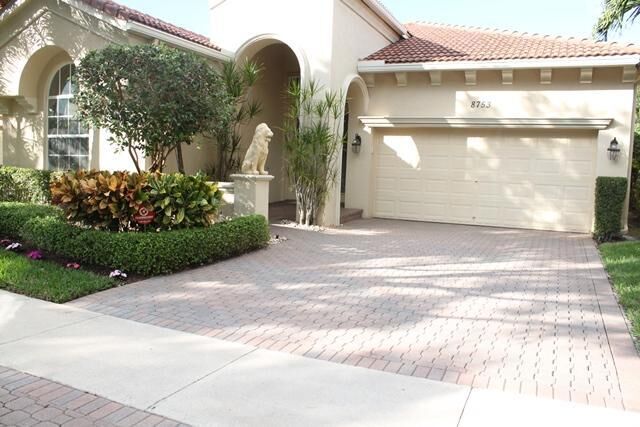 Property Photo:  8753 Via Brilliante  FL 33411