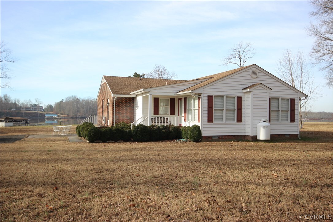 Property Photo: 1345 Black Walnut Lane VA 23177