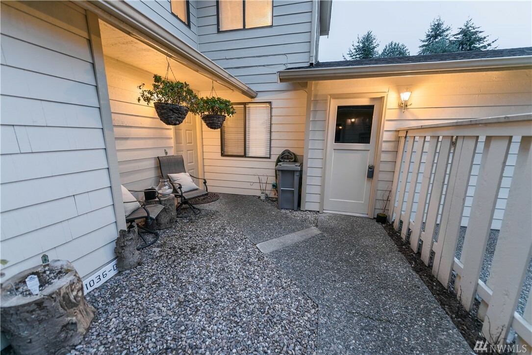 Property Photo:  11036 SE 249th Ct B  WA 98030 