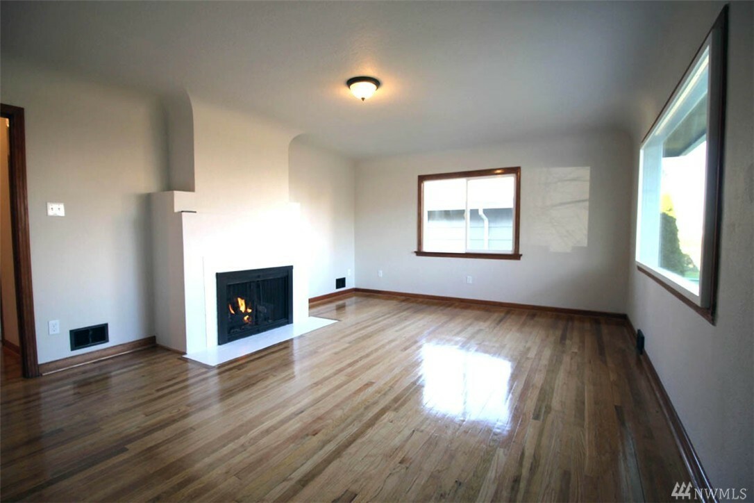 Property Photo:  4310 S L St  WA 98418 