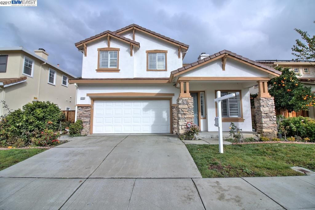 Property Photo:  37334 Lantana Cmn  CA 94536 