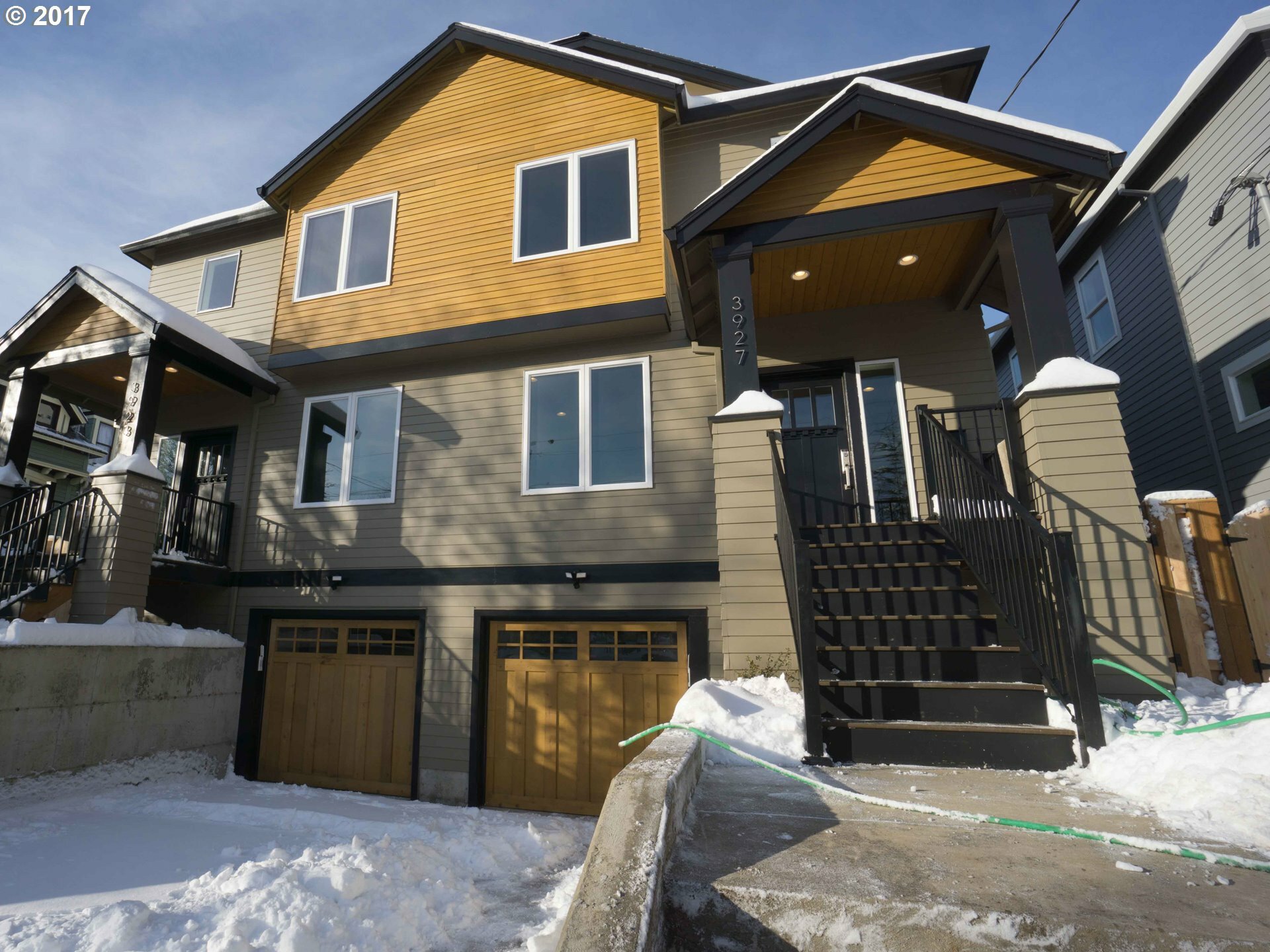 Property Photo: 3927 NE Rodney Ave OR 97212
