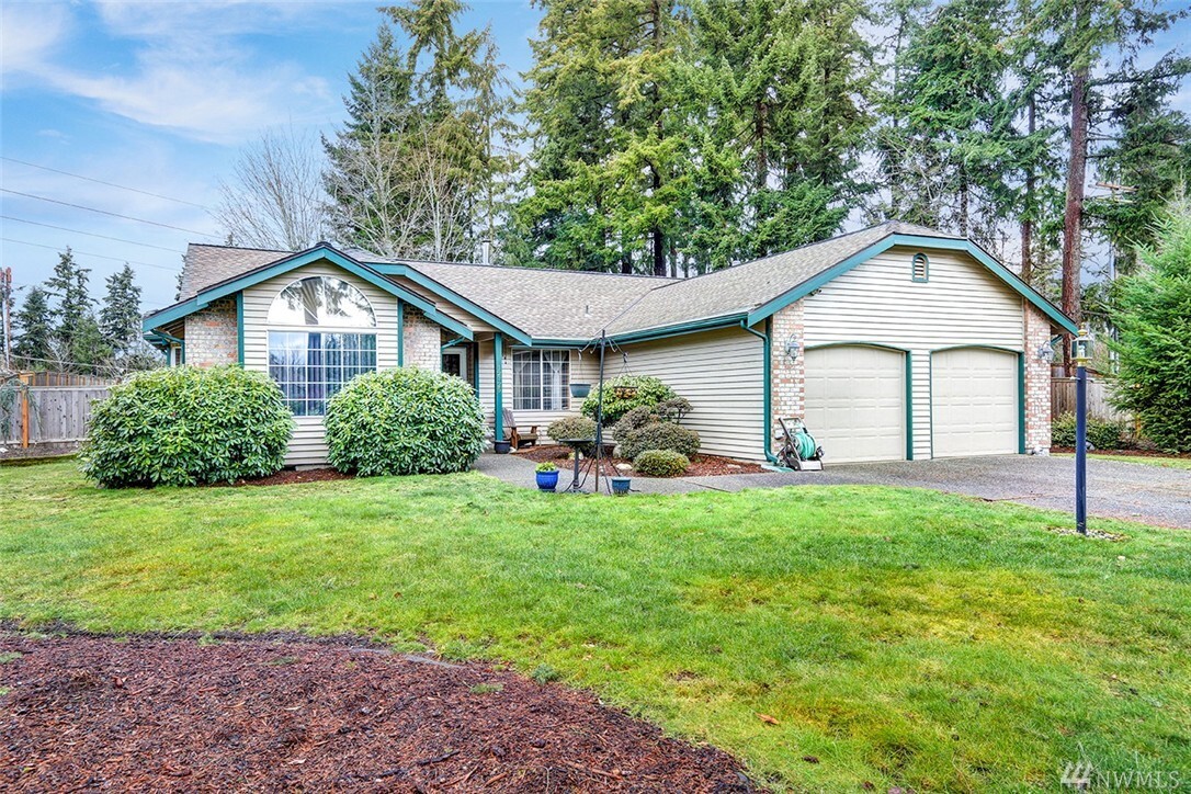 Property Photo: 12725 114th St E WA 98374