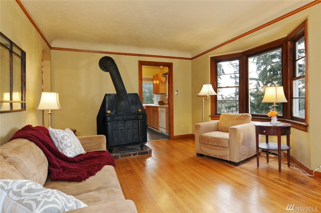 Property Photo: 11328 30th Ave NE WA 98125