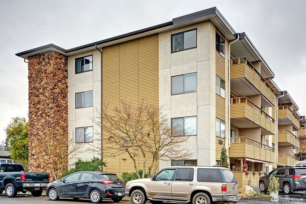 Property Photo:  510 Forsyth Lane 204  WA 98020 