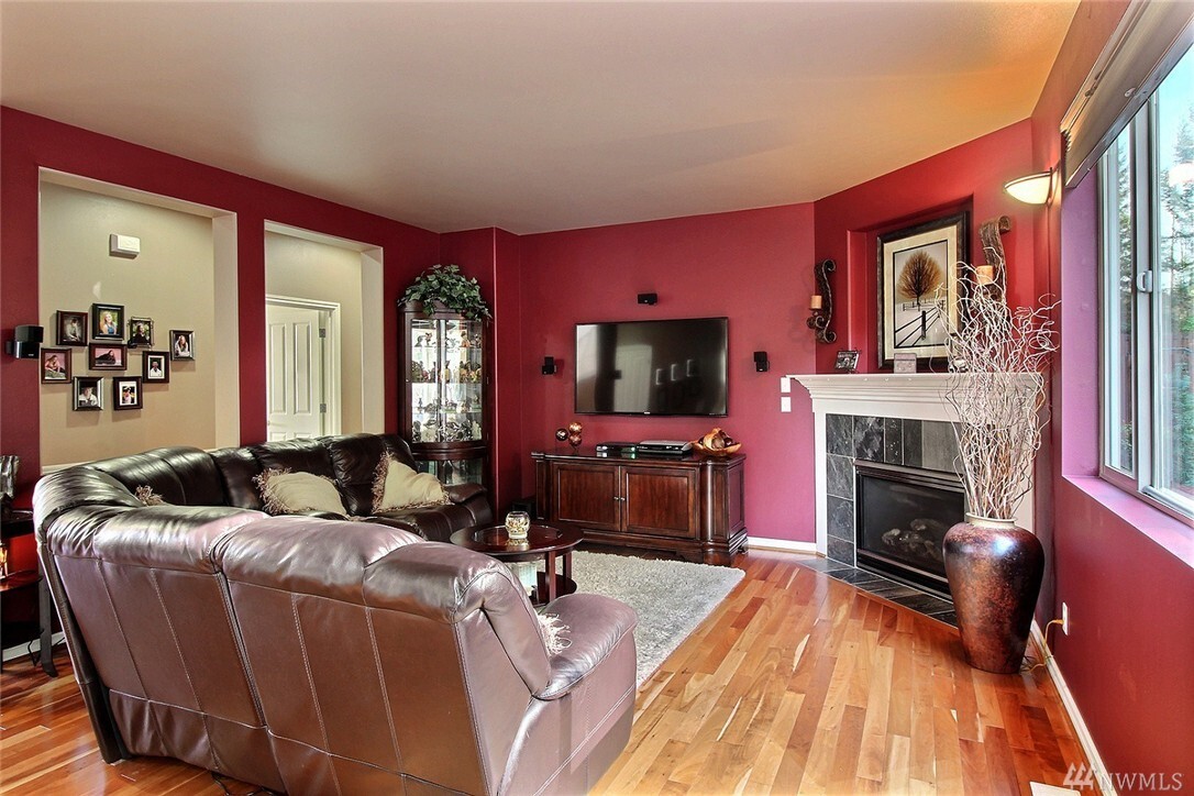 Property Photo: 24619 SE 278th St WA 98038