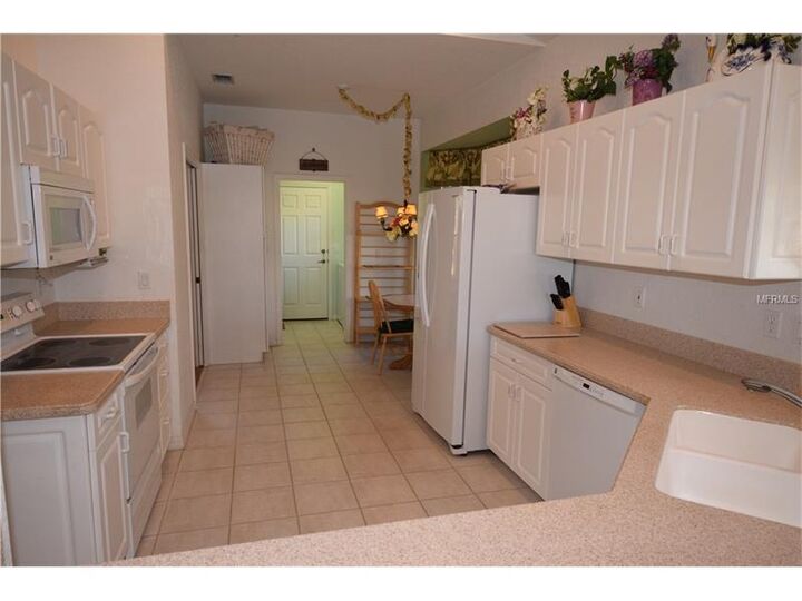 Property Photo:  407 Oak Heritage Drive  FL 34292 