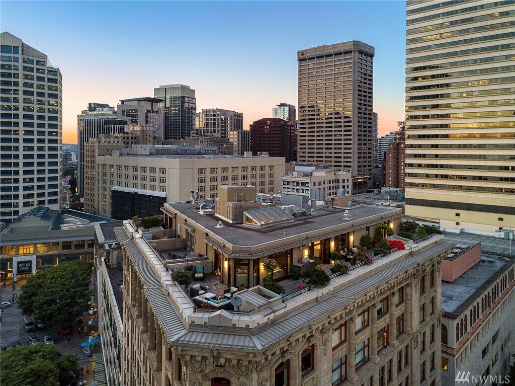 Property Photo:  1500 4th Ave 1101  WA 98101 