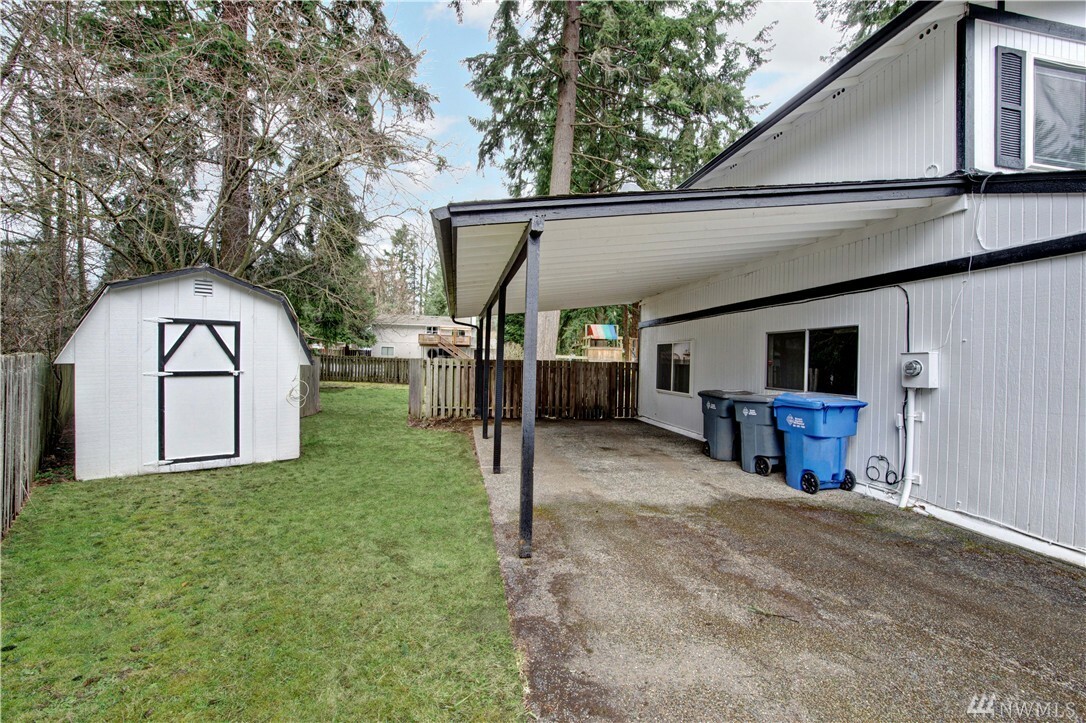 Property Photo:  12602 215th Avenue Ct E  WA 98391 