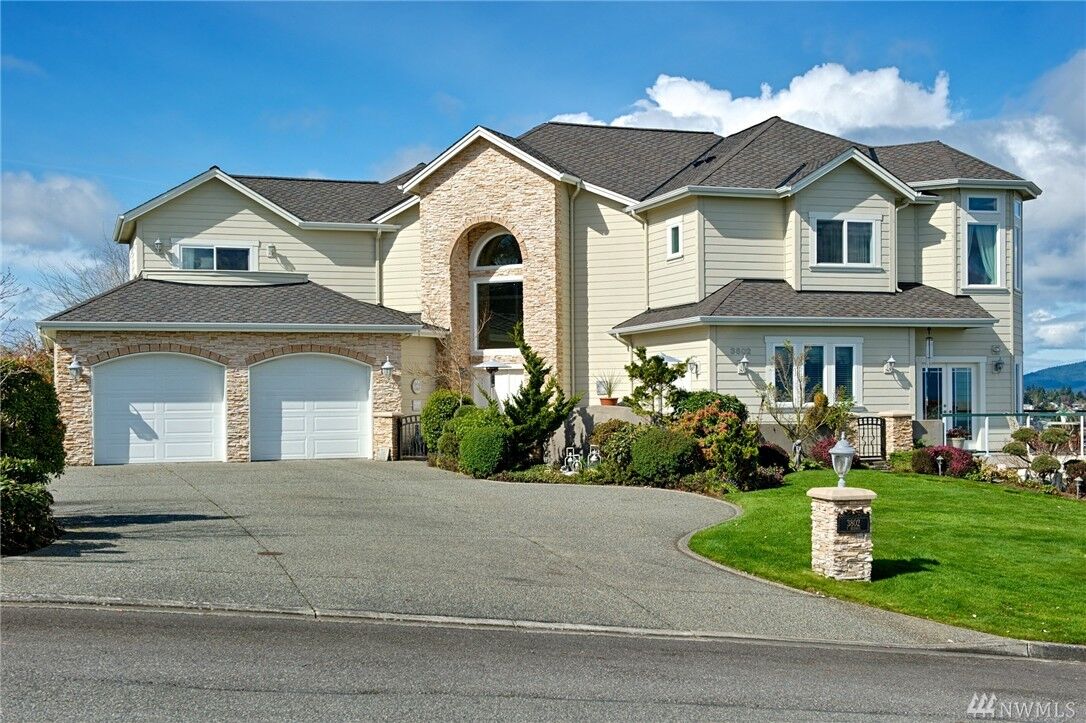 Property Photo:  3802 V Ave  WA 98221 