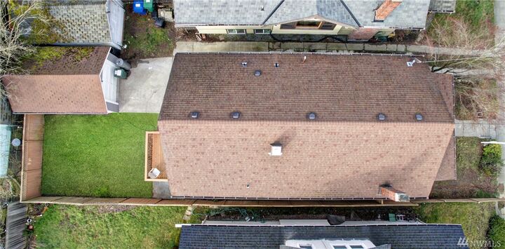 Property Photo:  4325 5th Ave NE  WA 98105 