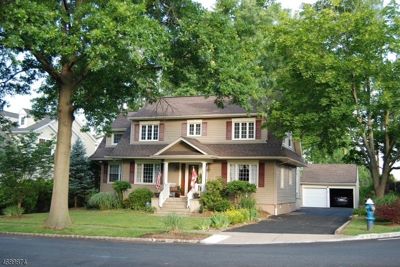 Property Photo:  9 Canoe Brook Pkwy  NJ 07901 