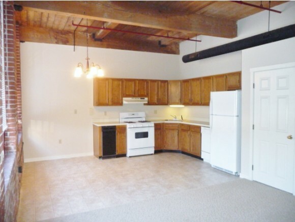 Property Photo:  470 Silver Street 119  NH 03103 