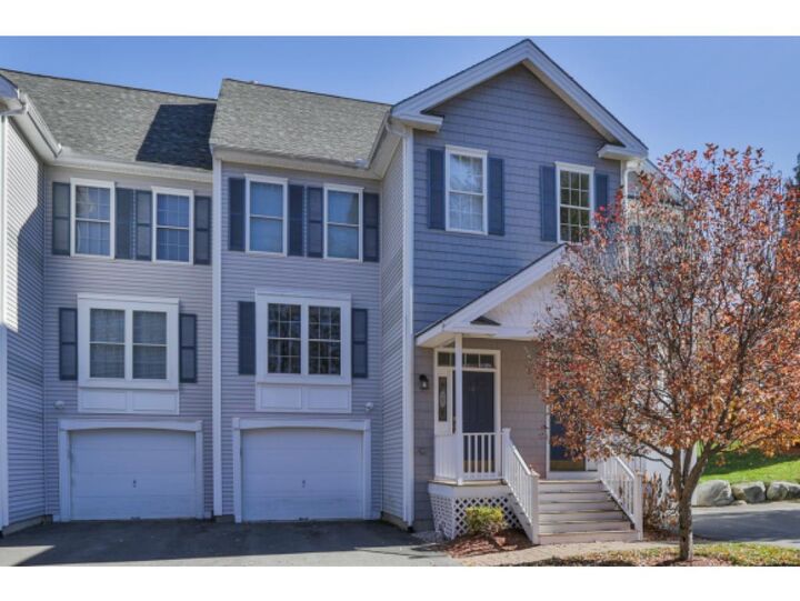 Property Photo: 4 Georgetowne Dr. Drive 4 NH 03062