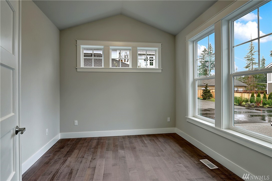 Property Photo: 1843 N 167th St WA 98133