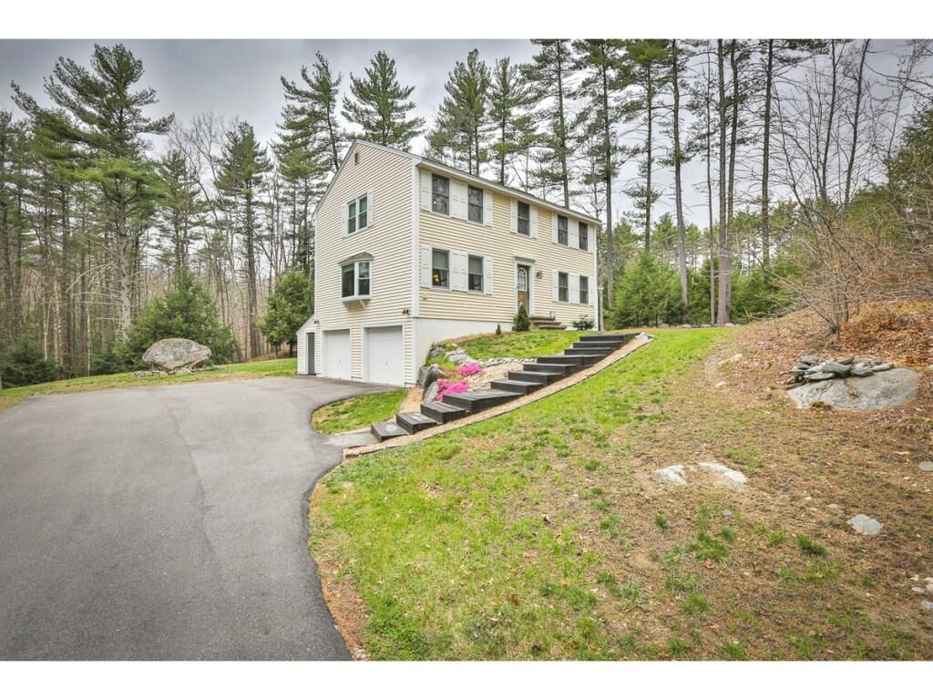 Property Photo:  8 Hardy Lane  NH 03049 