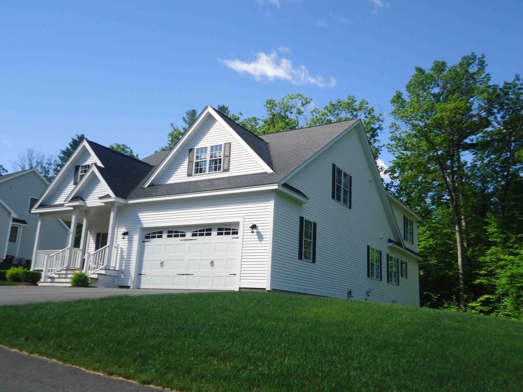 Property Photo: 11 University Circle NH 03106