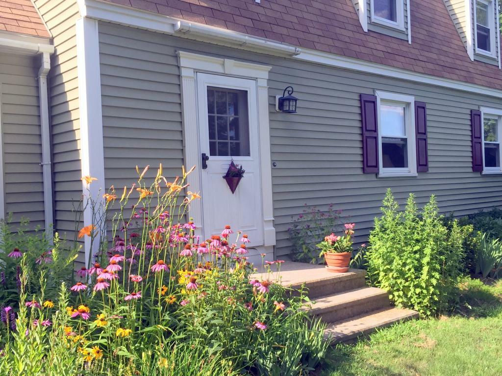 Property Photo:  27 Woodhill Hooksett Road  NH 03304 