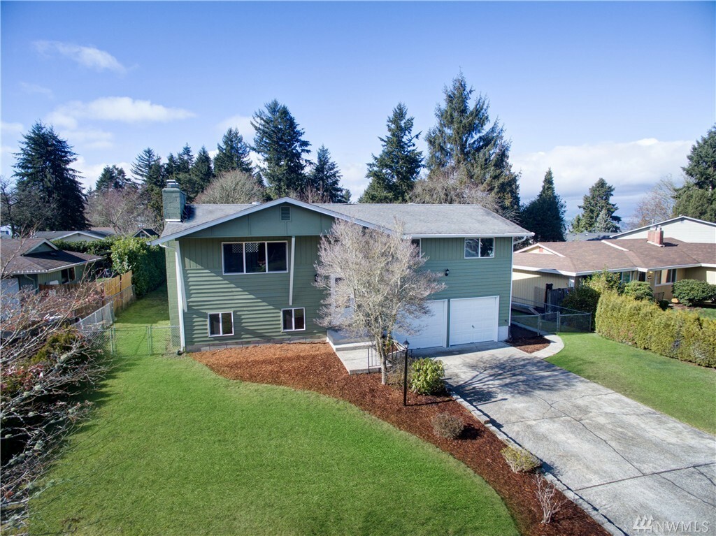 Property Photo:  1206 Pierce St  WA 98388 