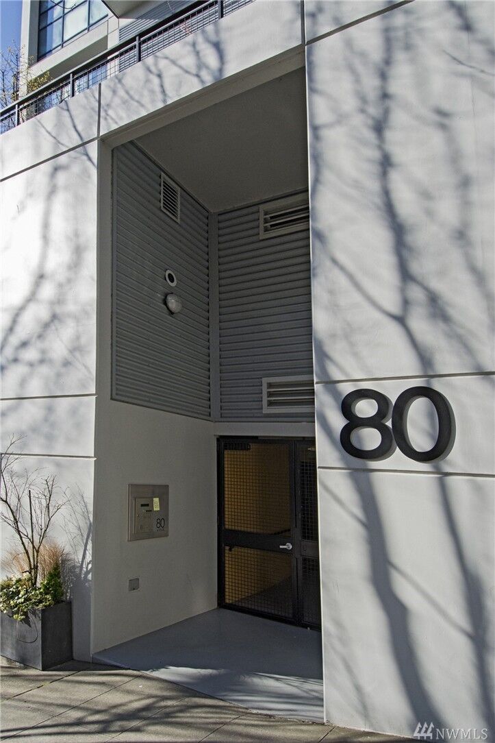 Property Photo: 80 Vine 703 WA 98121
