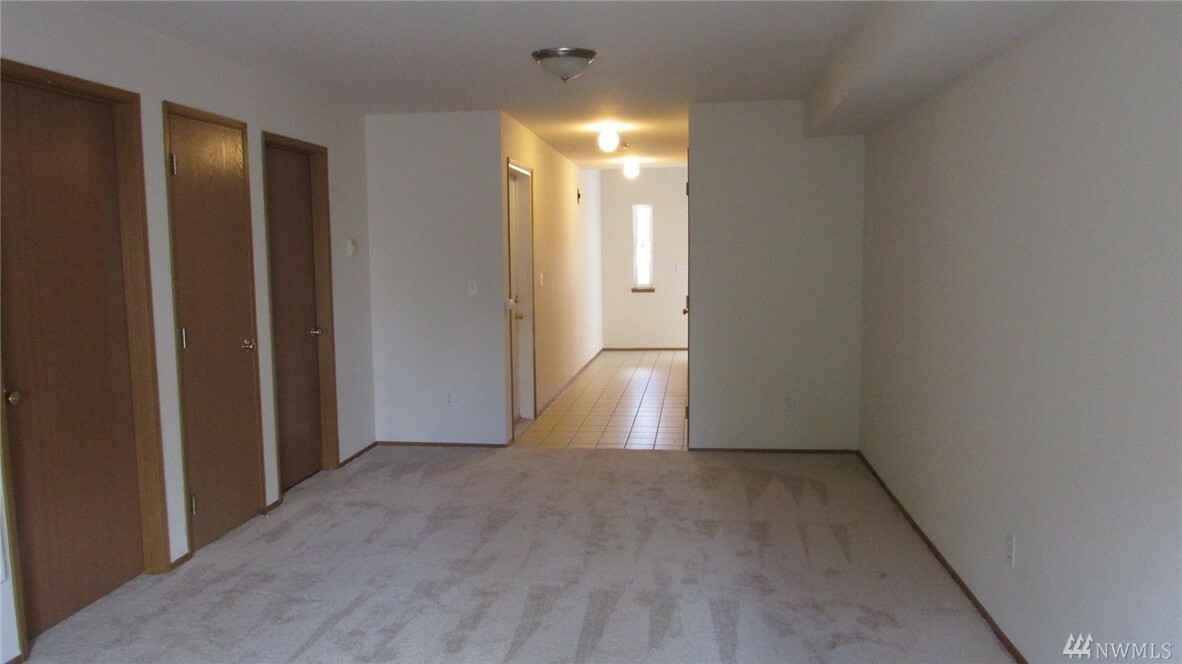 Property Photo:  428 Washington Blvd 2B  WA 98001 