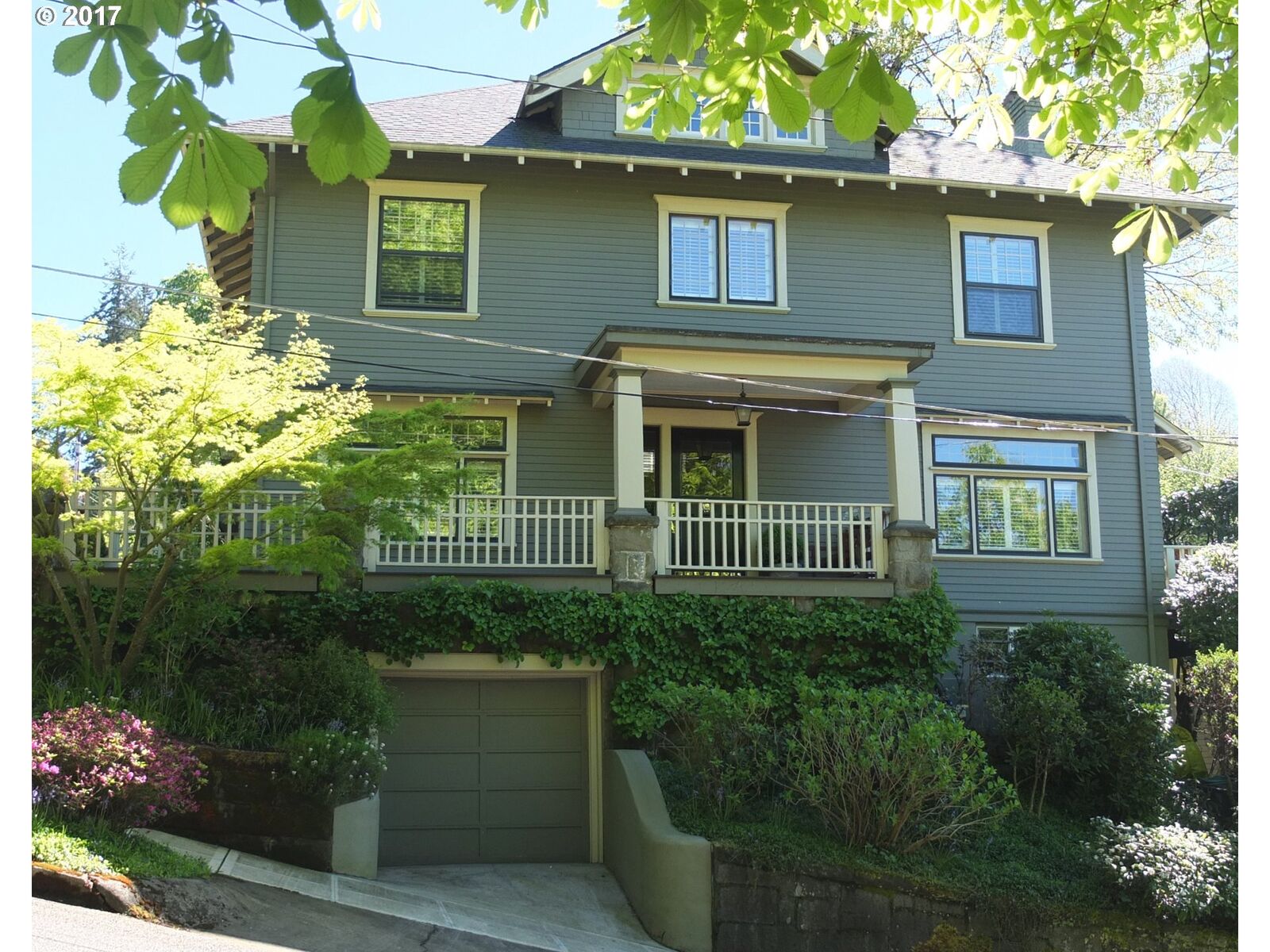 Property Photo:  2303 SW 16th Ave  OR 97201 