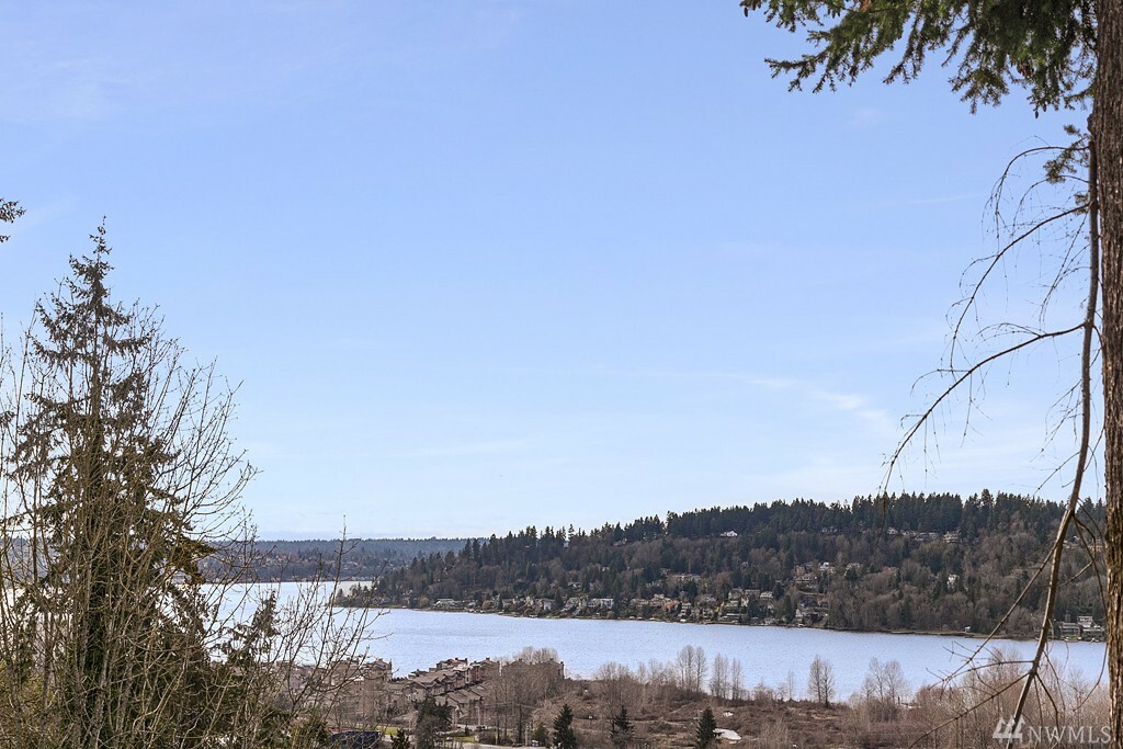 Property Photo:  11205 SE 77th Place  WA 98056 