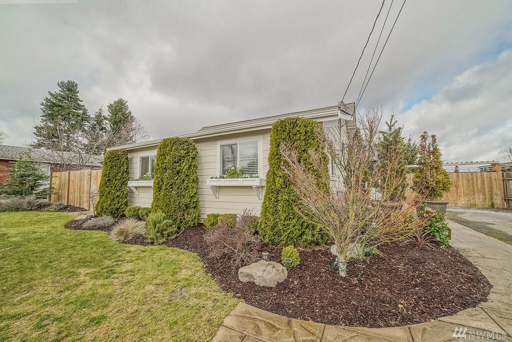 Property Photo: 6239 28th St NE WA 98422