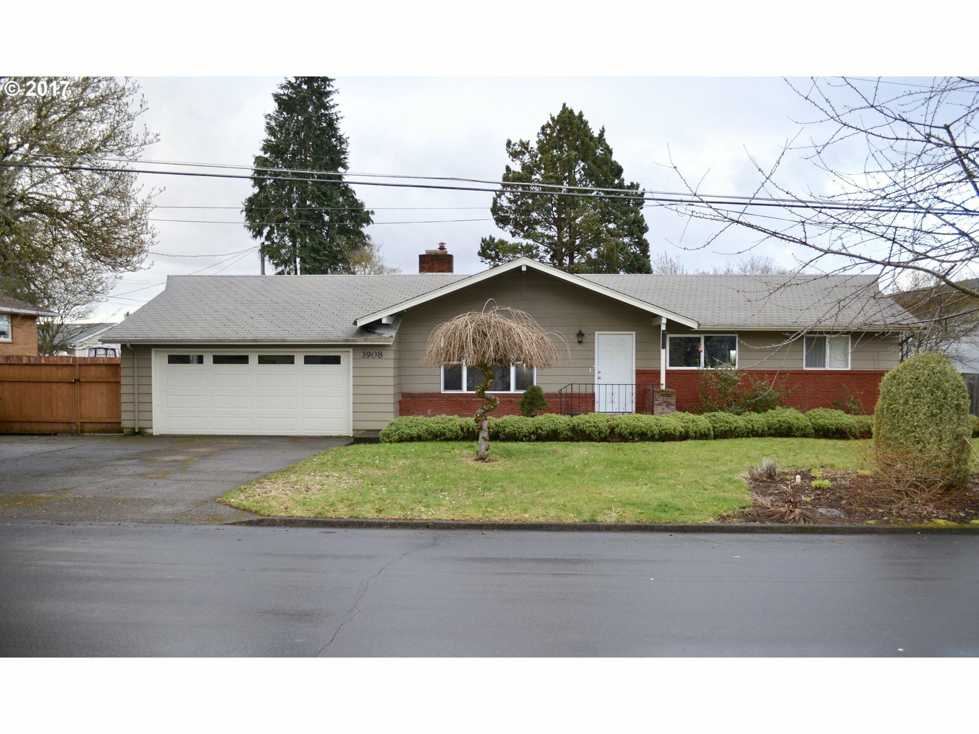 Property Photo:  3908 Gifford Pl  WA 98671 