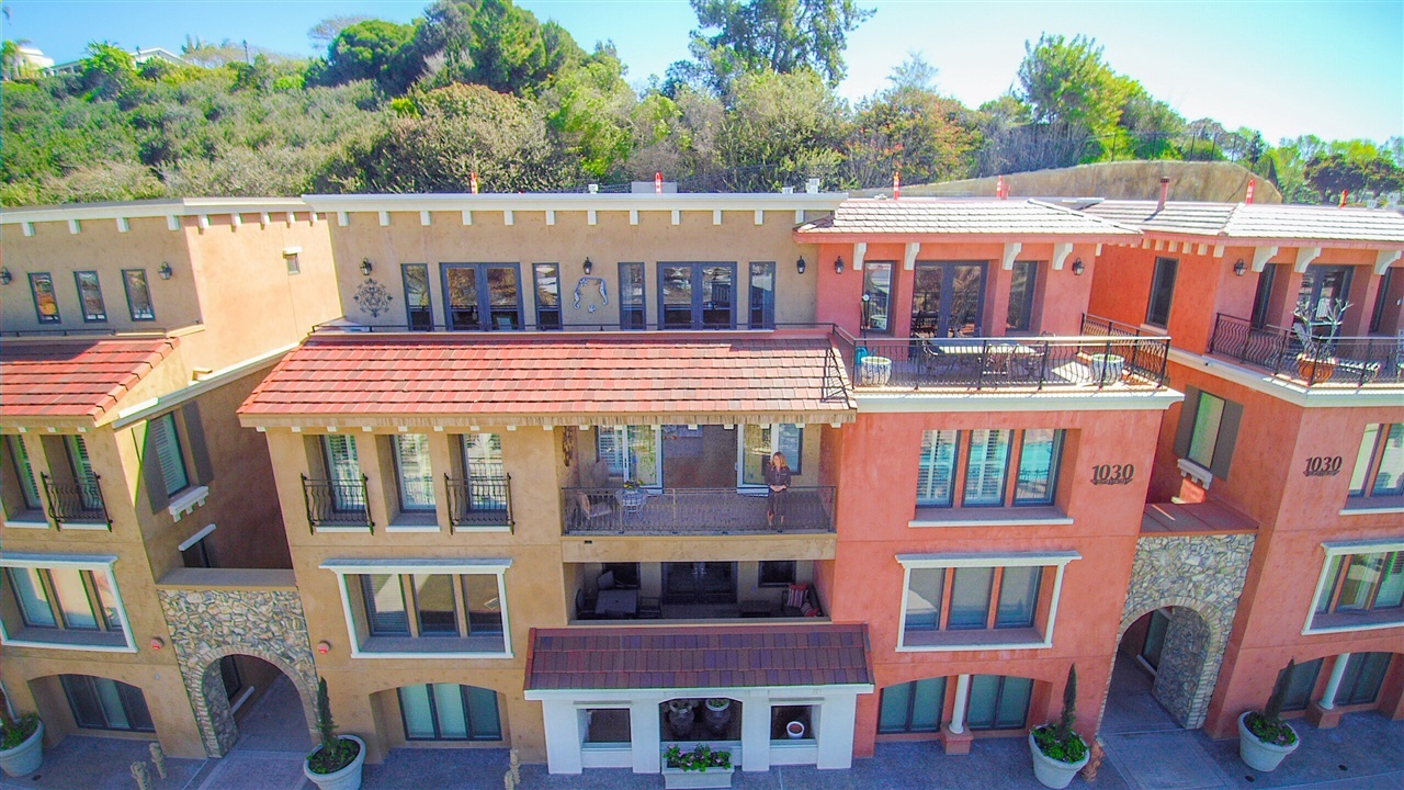 Property Photo: 1030 Genter 302 CA 92037