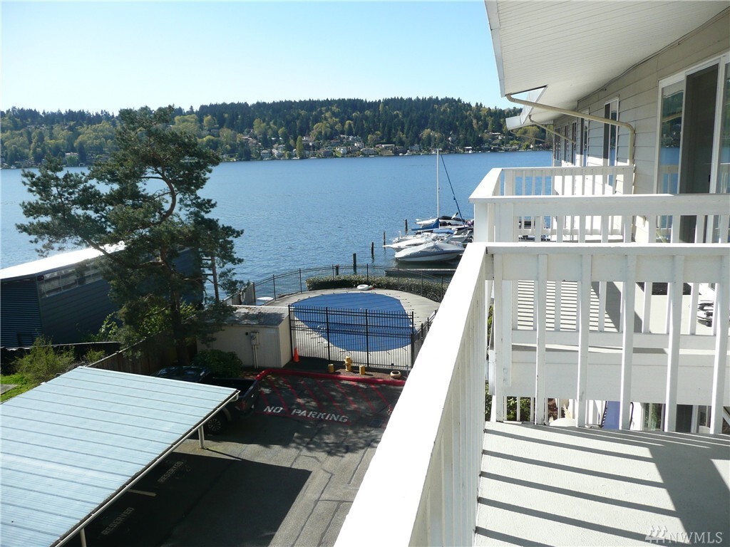 Property Photo: 5021 Ripley Lane N 302 WA 98056