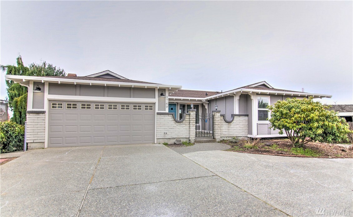 Property Photo:  1769 N Narrows Dr  WA 98046 