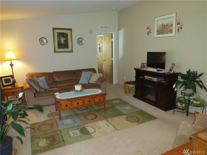 Property Photo:  302 E Leffler Loop Rd  WA 98546