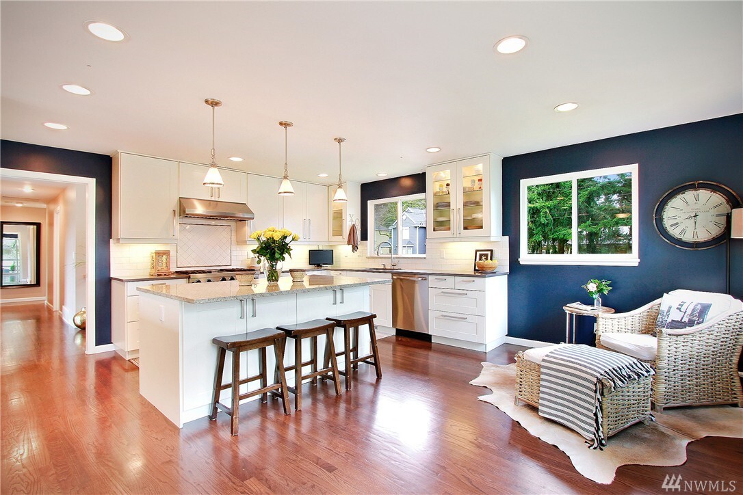 Property Photo:  4220 91st Ave SE  WA 98040 