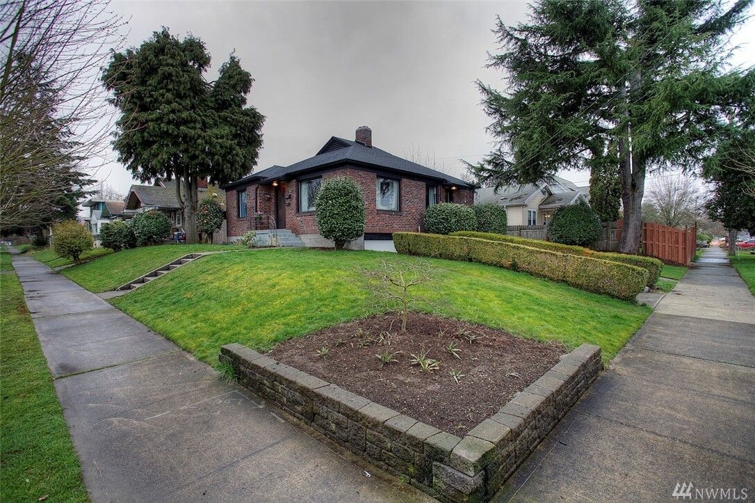 Property Photo:  4002 S Park Ave  WA 98418 
