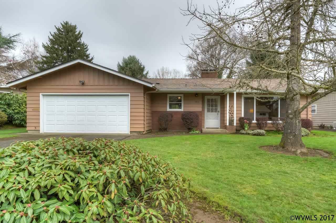 Property Photo: 953 Rafael Av OR 97303