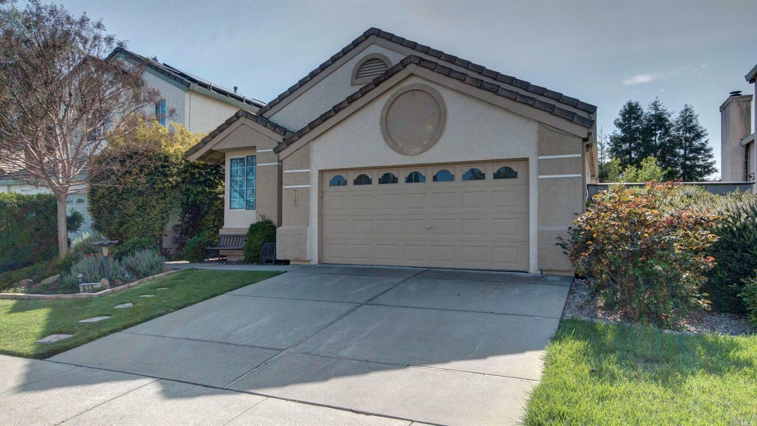 Property Photo: 915 Tipperary Drive CA 95688