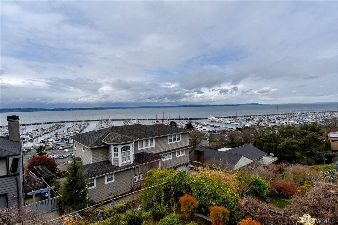 Property Photo: 6717 36 Avenue NW WA 98117