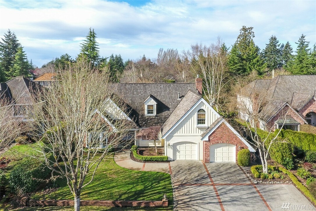 Property Photo: 7505 81st Place SE WA 98040