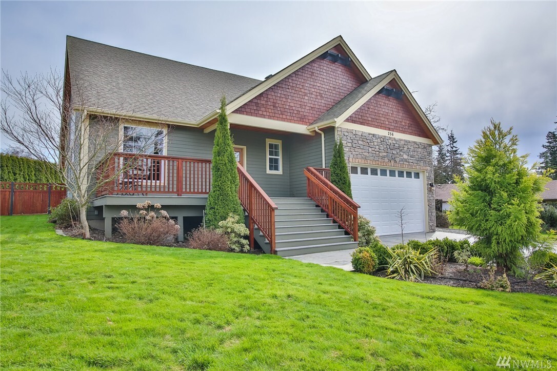 Property Photo: 256 Dundee Dr WA 98282