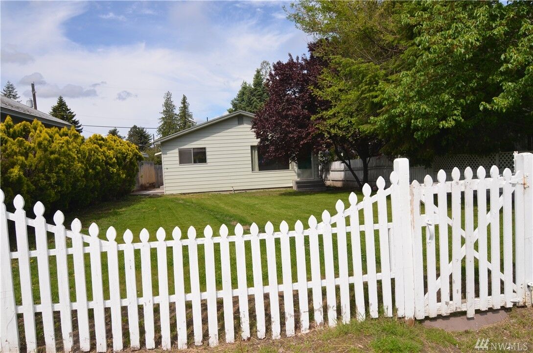 Property Photo: 324 1st Street WA 98816